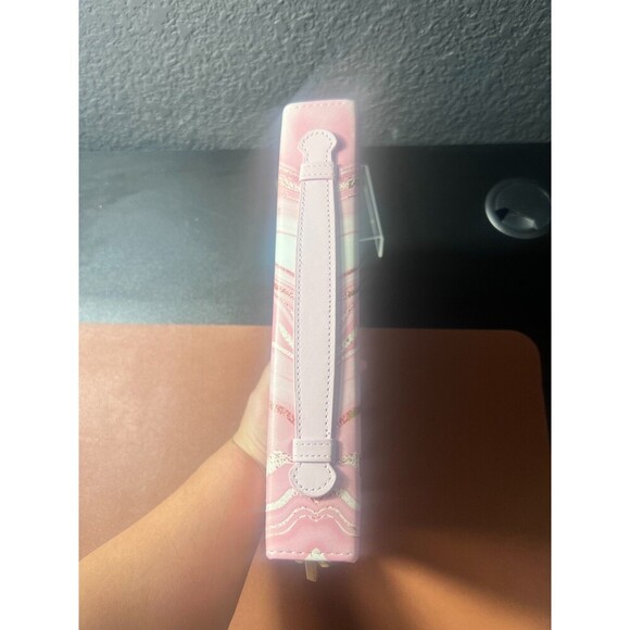 Trust And Wait for What is Still Unseen Romans 8:21 - bible & case - Picture 3 of 3